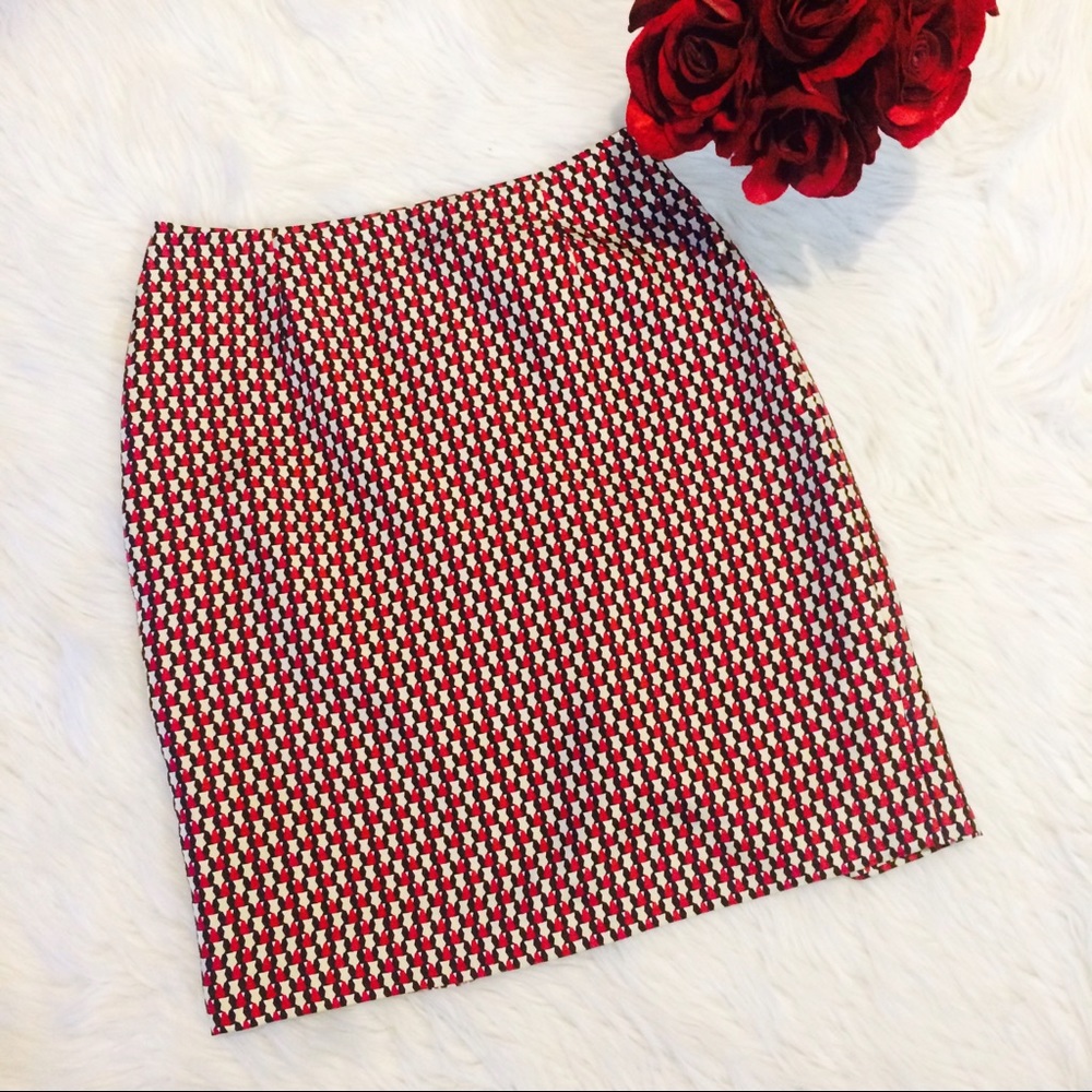 Ann Taylor 100% Silk Pencil Skirt Size 2 Geometric Print Career Office Siren - Picture 9 of 9